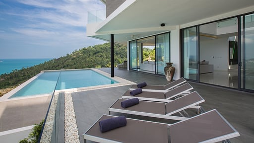 Faa Sang at Verano Residence Swimming pool