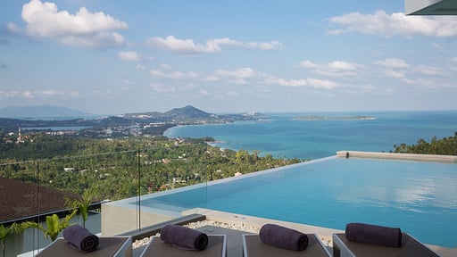 Faa Sang at Verano Residence Swimming pool