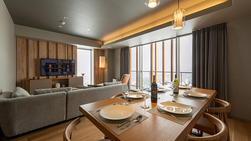 Fenix West Penthouse Suite Apartment Dining area