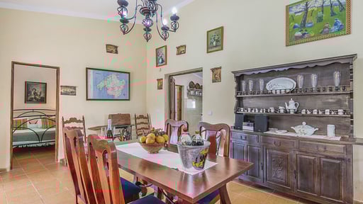 Finca Can Calistro Обеденная зона