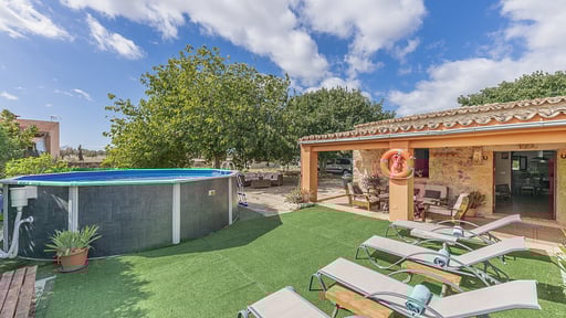 Finca Can Calistro Бассейн