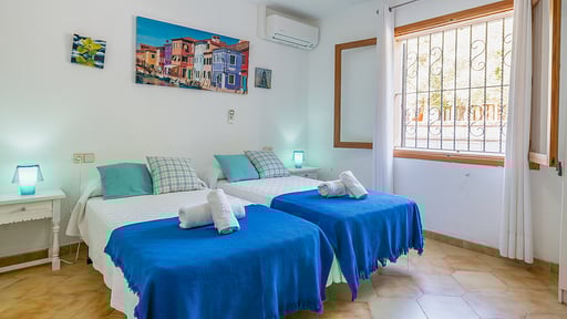 Finca Can Lluc Спальня 1