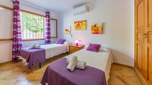 Finca Can Lluc Спальня 2