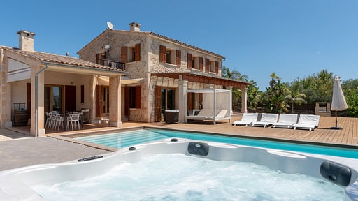 Finca Can Oliva Sprudelbad