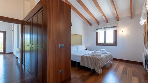 Finca Can Oliva Schlafzimmer 1