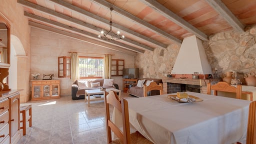Finca Can Rebasso Dining area