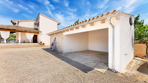 Finca Can Soler Parking