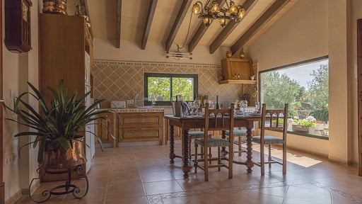 Finca Es Moya des Pins Обеденная зона