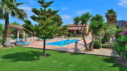 Finca Es Pinaret Piscina