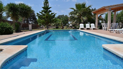 Finca Es Pinaret Piscina