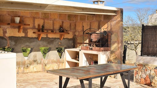 Finca Son Alcaines Petit BBQ equipment