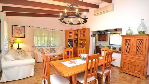 Villa Tramuntana Обеденная зона