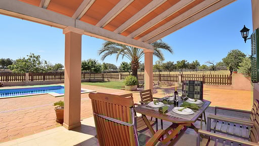 Finca Orvay Dining area