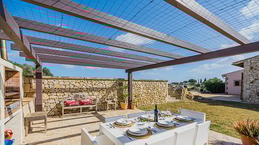 FINCA PUIG BLANC BBQ equipment