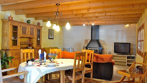 Finca Reel Dining area