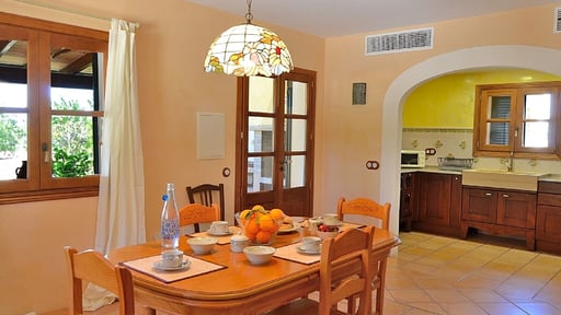 Finca Son Rossinyol Обеденная зона