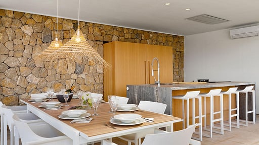 Finca Son Set Обеденная зона 1