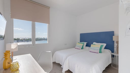 First Line Apartment 3 Chambre 1