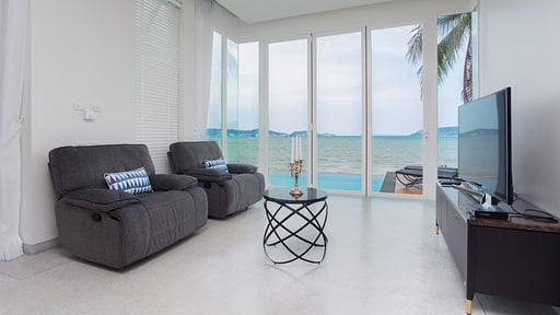 Fisherman Way Beachfront Infinity Pool Villa Three Wohnbereich