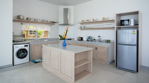 Fisherman Way Beachfront Infinity Pool Villa Three Küche