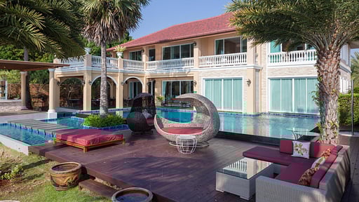 Fisherman Way by the Beach Villa Swimming pool