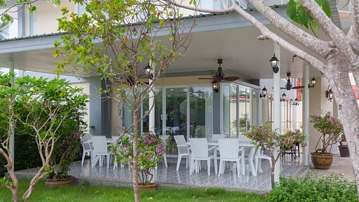 Fisherman Way Garden Pool Villa Dining area
