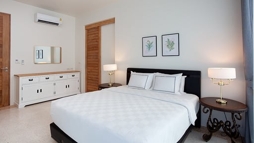 Fisherman Way Seafront Pool Suite Three Bedroom 1