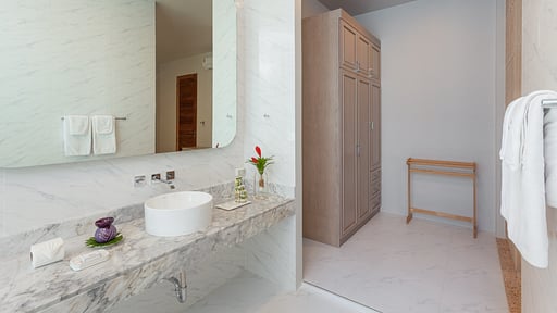 Fisherman Way Signature Beachfront Villa Bedroom 2