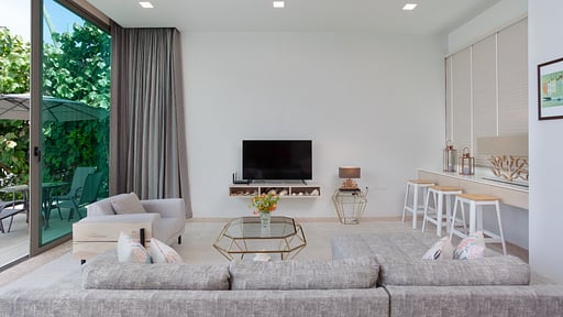 Fisherman Way Signature Beachfront Villa Living room