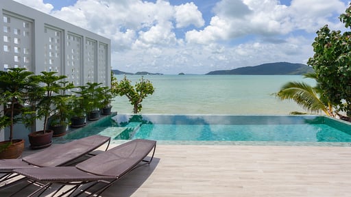 Fisherman Way Signature Beachfront Villa Swimming pool