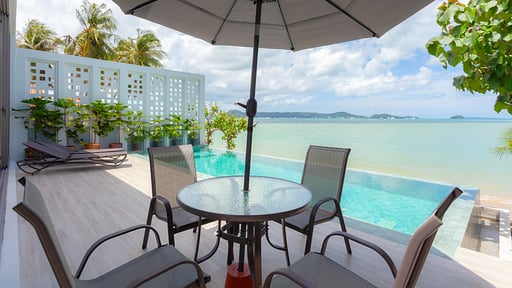 Fisherman Way Signature Beachfront Villa Swimming pool