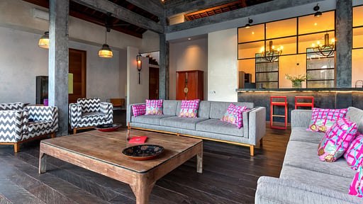 Flo House Living room