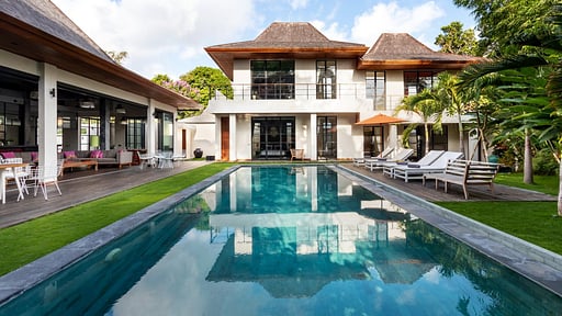 Flo House Swimming pool