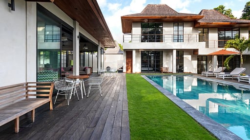 Flo House Swimming pool