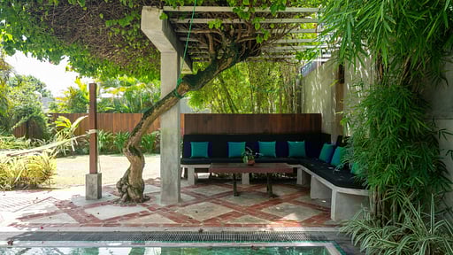 Flow Jungalow Бассейн