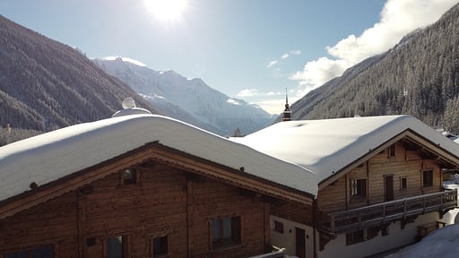Flyn Village Andere
