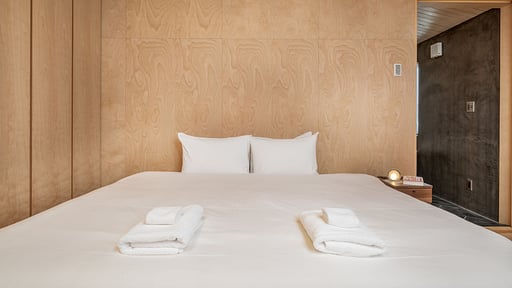 Foxwood House B Bedroom 1