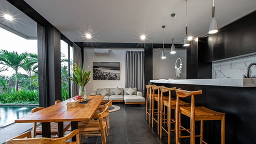 Villa Freya Two Dining area