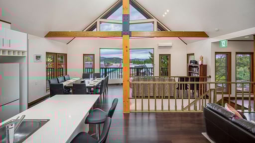 Furano Lodge 10 Dining area