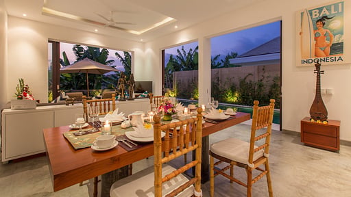 Villa Gajah Seminyak Dining area
