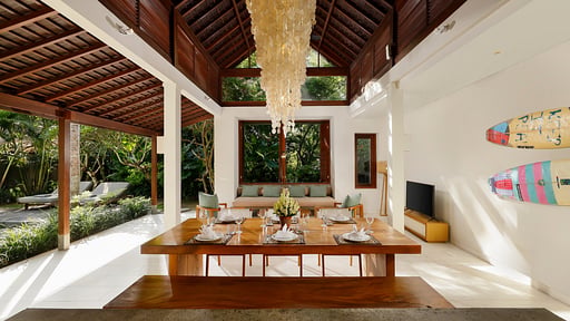 Villa Gardenia Bumbak Dining area