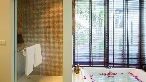 Kata Gardens 6C Bedroom 1