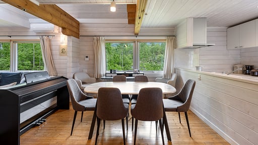 Gekko Hanazono Chalet Dining area