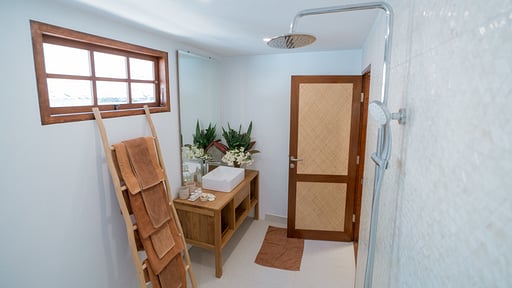 Gili Beach Resort Villa Tiga Schlafzimmer 3