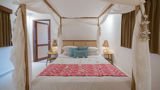 Gili Beach Resort Villa Tiga Schlafzimmer 4