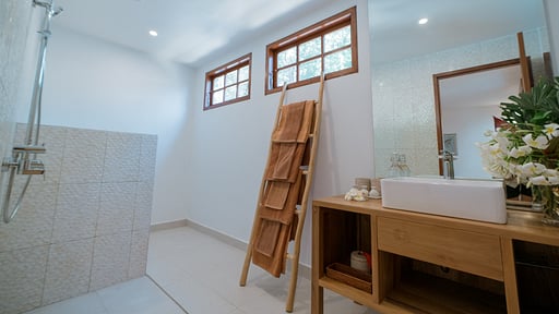 Gili Beach Resort Villa Tiga Schlafzimmer 4