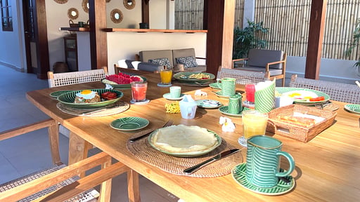 Gili Beach Resort Villa Tiga Essecke