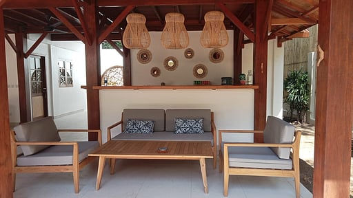 Gili Beach Resort Villa Tiga Wohnbereich