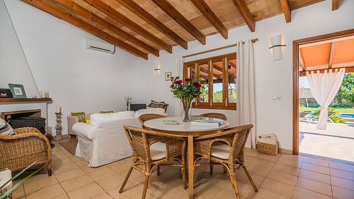 Rostolla Dining area