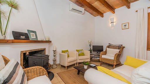 Rostolla Living room